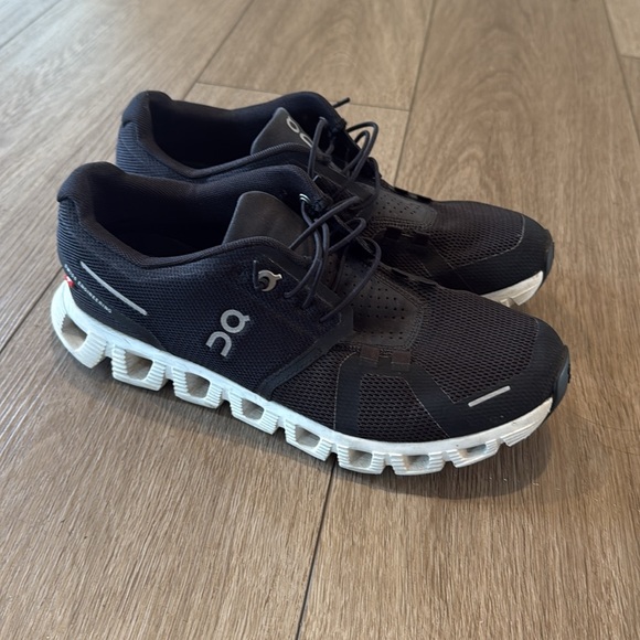 On Running Cloud 6 everyday sneaker Women’s size 7 - Picture 1 of 13